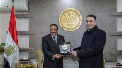 بحث سبل التعاون بين هيئة المحطات النووية ومحافظة مطروح لدعم مشروع الضبعة 