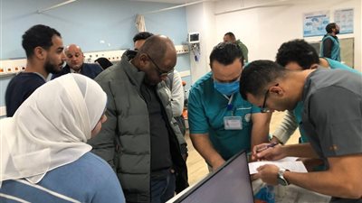 11 مصابا يغادرون المجمع الطبي بالسويس بعد حادث ميكروباص على طريق الجلالة