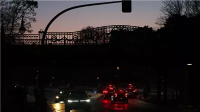 الكهرباء تعود لبرلين بعد أطول انقطاع للتيار منذ الحرب العالمية الثانية