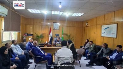 السكرتير العام لمحافظة الفيوم يعقد لقاء خدمة المواطنين بمركز طامية