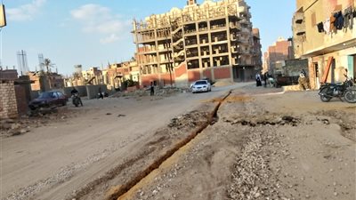  أهالي الجناين يطالبون برصف طريق القرية بالقطاع الريفي في السويس