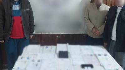 ضبط 3 متهمين باستخدام أختام مزورة واستغلال مواقع التواصل للنصب على المواطن