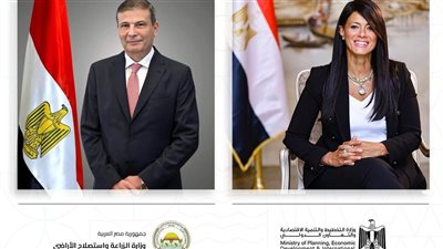 وزيرا الزراعة والتخطيط يصلان محافظة أسوان لتفقد مشروع الاستثمارات الزراعية