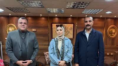 النائبة عبير فتح الله رخا تزور وكيل وزارة التربية والتعليم بدمياط اليوم