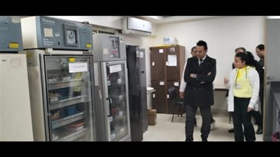 لعدم تواجدها.. إحالة طبيبة النوبتجية ببنك الدم بمستشفى سوهاج العام للتحقيق 