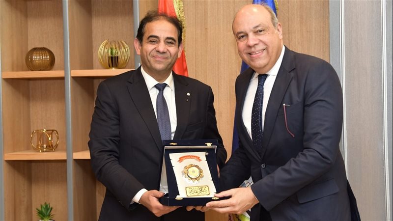 وزير الطيران المدني