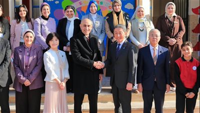 وزير التربية والتعليم يصطحب وفدا من البرلمان الياباني في زيارة للمدرسة المصرية