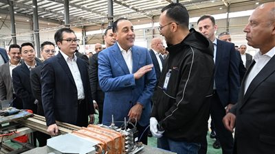 خلال افتتاحه مجمع