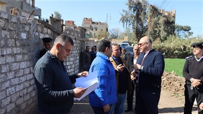 محافظ القليوبية يقود حملة لإزالة تعديات خرسانية بقرية مجول ضمن الموجة 28