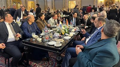 توافد قيادات 