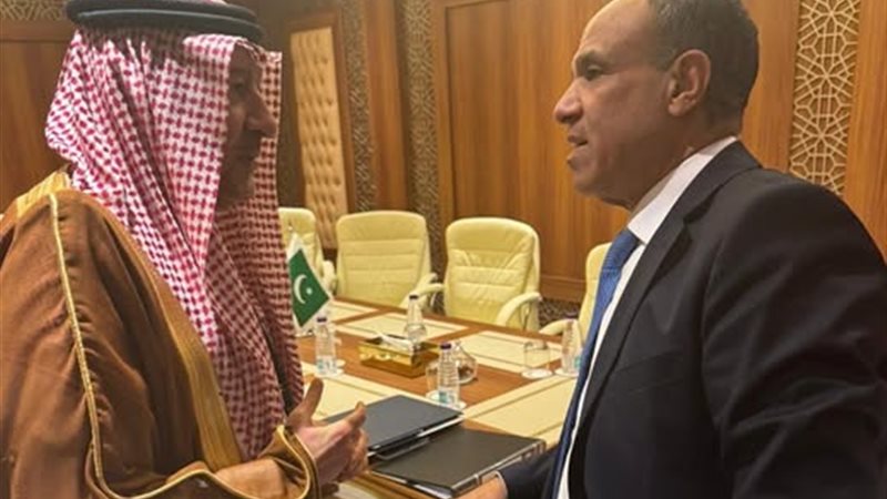 عبد العاطي ونائب