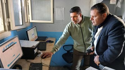 القزاز يتابع اصدار تراخيص المحال العامة ويوجة بتسهيل الإجراءات للمواطنين