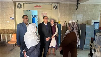 محافظ بني سويف يناقش التقرير الميداني للجنة شؤون القرى