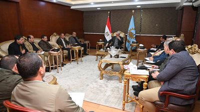 محافظ الغربية يترأس اجتماعًا موسعًا برؤساء المراكز والمدن لمتابعة إجراءات تنفي