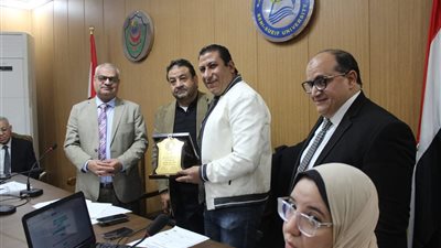 جامعة بني سويف تُثمن جهود العاملين وتطلق خطط توسعات الأقسام الحيوية