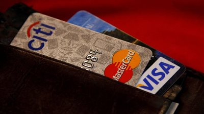 أسهم شركات بطاقات الإئتمان تتراجع متأثرة بتصريحات ترامب بشأن الفائدة