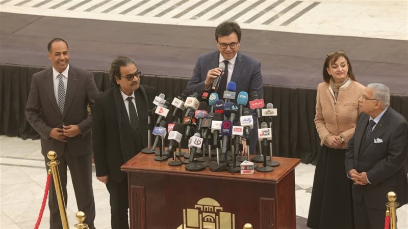 وزير الثقافة يشهد