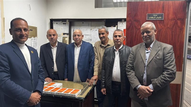 مسؤولين ومفتشي الجمارك