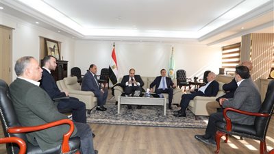 وزير الزراعة ورئيس «حماية المنافسة» يبحثان مع اتحاد الدواجن آليات ضبط السوق 