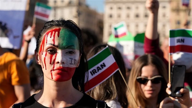 إيران 