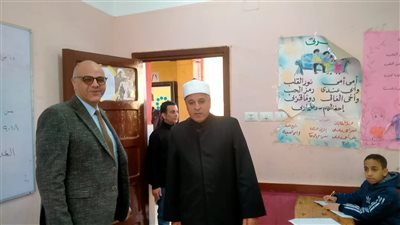 محافظ القليوبية يتفقد امتحانات الشهادة الإعدادية الأزهرية ببنها