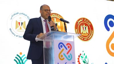وزير العمل يشارك في تدشين مبادرة 