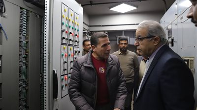 رئيس شركة الصرف الصحي بالإسكندرية يتفقد محطتي رفع 3 و6 لمتابعة سير العمل