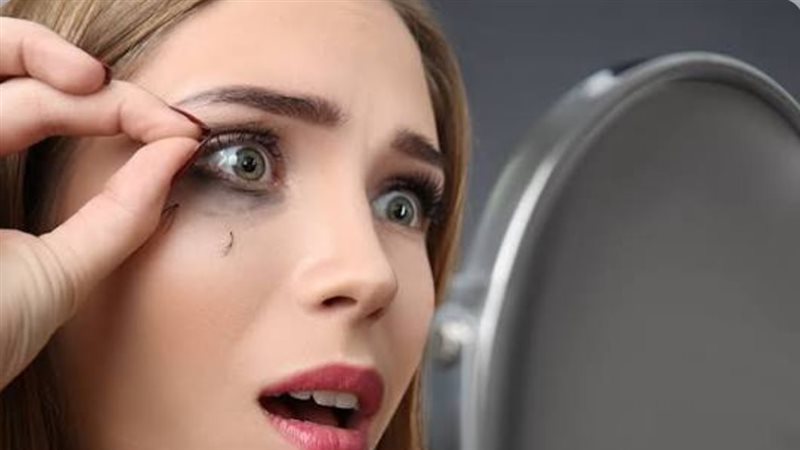 تساقط الرموش 