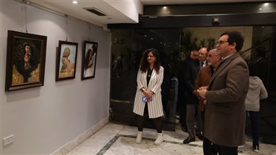 وزير الثقافة يفتتح المعرض الاستعادي 