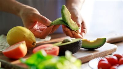 طرق مبتكرة لتناول الأفوكادو في وجباتك اليومية.. أفكار سهلة وبسيطة 
