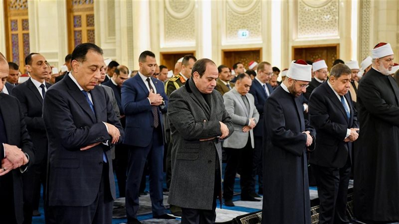 الرئيس السيسي يؤدي