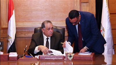 نقيب المحامين يتابع سير العملية الانتخابية عبر غرفة عمليات بالنقابة العامة