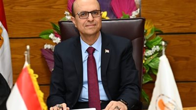 جامعة أسيوط تعزز حضورها الأكاديمي عالميًا بمشاركة علمية في موسوعة دولية مرموقة