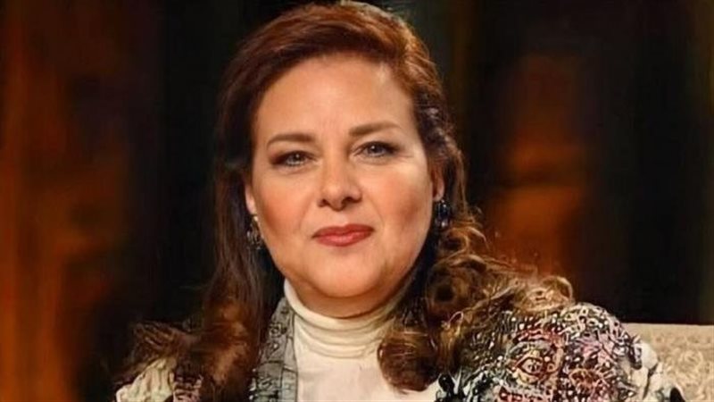 دلال عبدالعزيز