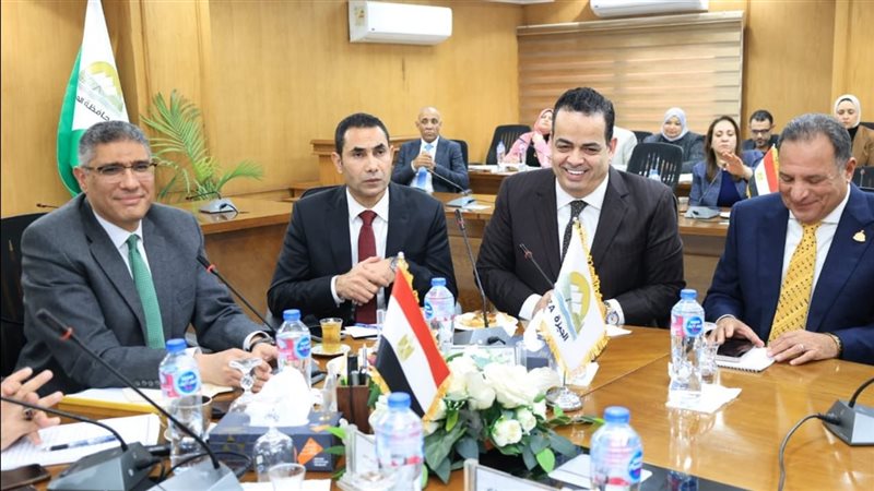 محافظ الجيزة يستقبل