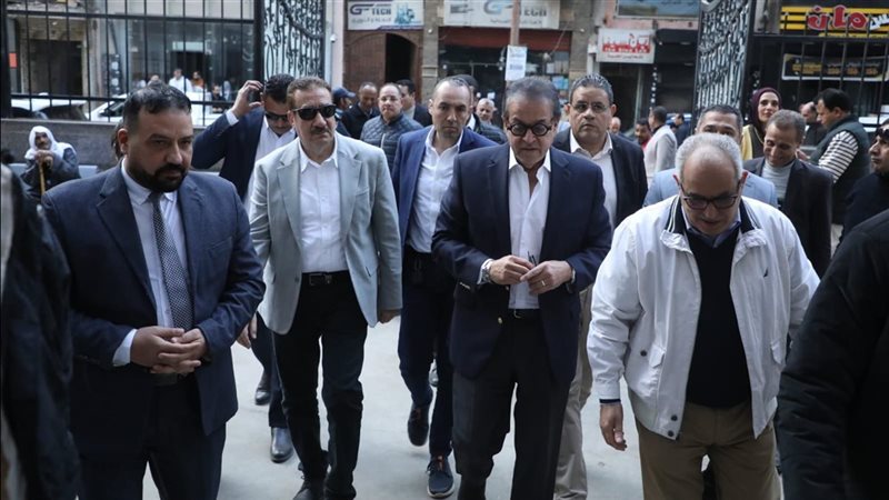  وزير الصحة يتفقد