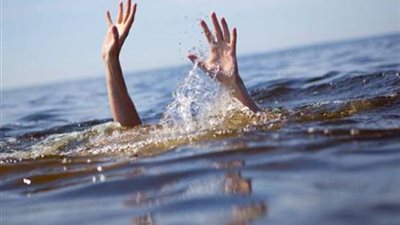 مصرع عامل غرقا بعد قفزه من أعلى معدية القللى أثناء سيرها بالنيل بالوراق