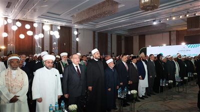 رئيس المجلس الأعلى للشئون الإسلامية بالبحرين: العمل في الإسلام رسالة حضارية 