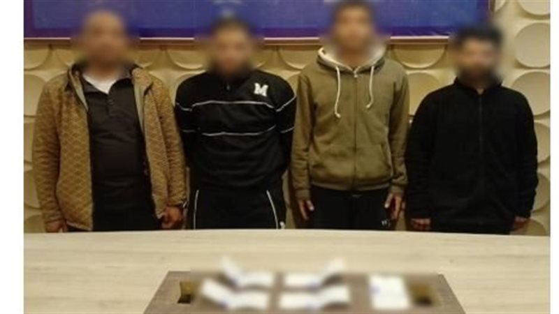 احتجاز شاب داخل شقة