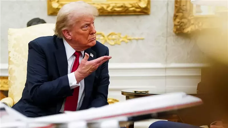 الرئيس الأمريكي دونالد