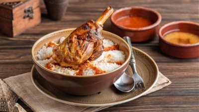 طريقة عمل فتة اللحم بالأرز لوجبة غداء شهية ومشبعة للعائلة بالكامل