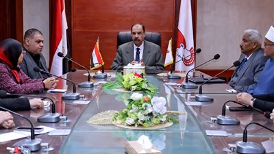 محافظ سوهاج يوجه بتخصيص أماكن آمنة للمعنفات من السيدات على مستوى المحافظة