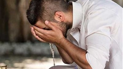 دار الإفتاء توضح حكم خلع الساعة والخاتم أثناء الوضوء