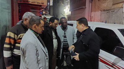 خلال حملة ليلية مفاجئة.. ضبط مخزن مواد غذائية منتهية الصلاحية بسوهاج | صور 