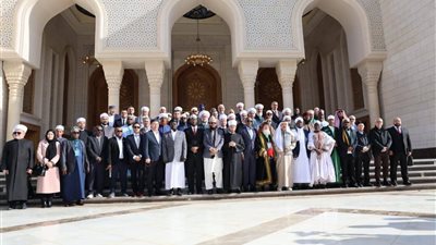 وزير الأوقاف يصطحب ضيوف مصر الكرام في زيارة لمسجد مصر الكبير 