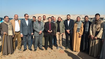 تنفيذًا لتوجيهات محافظ سوهاج.. رئيس مدينة طهطا يستمع لمطالب أهالي الخزندارية