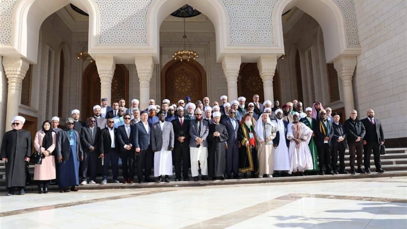 وزير الأوقاف يصطحب
