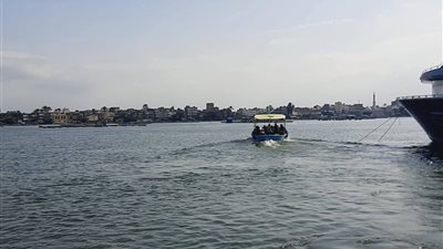 طقس غائم ورياح شديدة وتوقف حركة الصيد لارتفاع الأمواج بالبحيرة