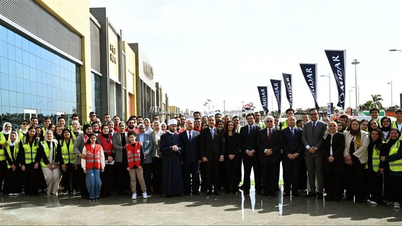 رئيس الوزراء يفتتح