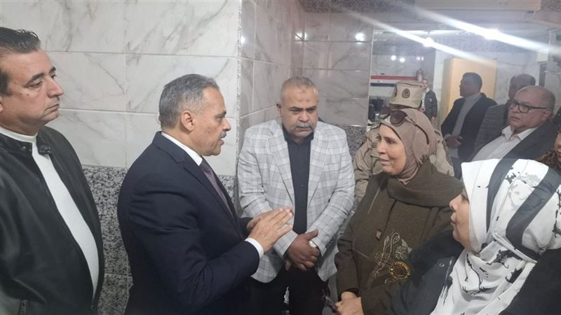 محافظ الشرقية أثناء